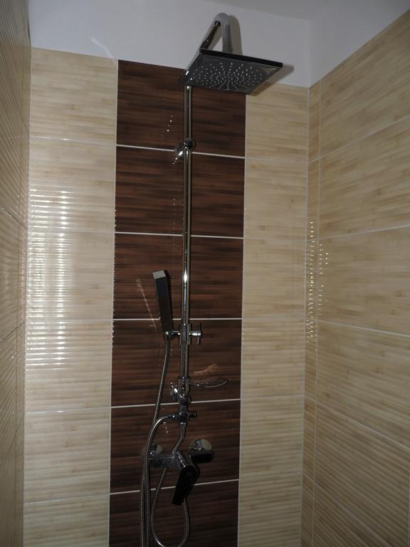 Erika Vendeghaz Hotel Mogyorod Room photo
